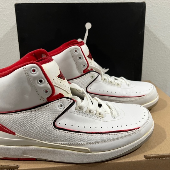 Air Jordan 2 - Picture 2 of 7